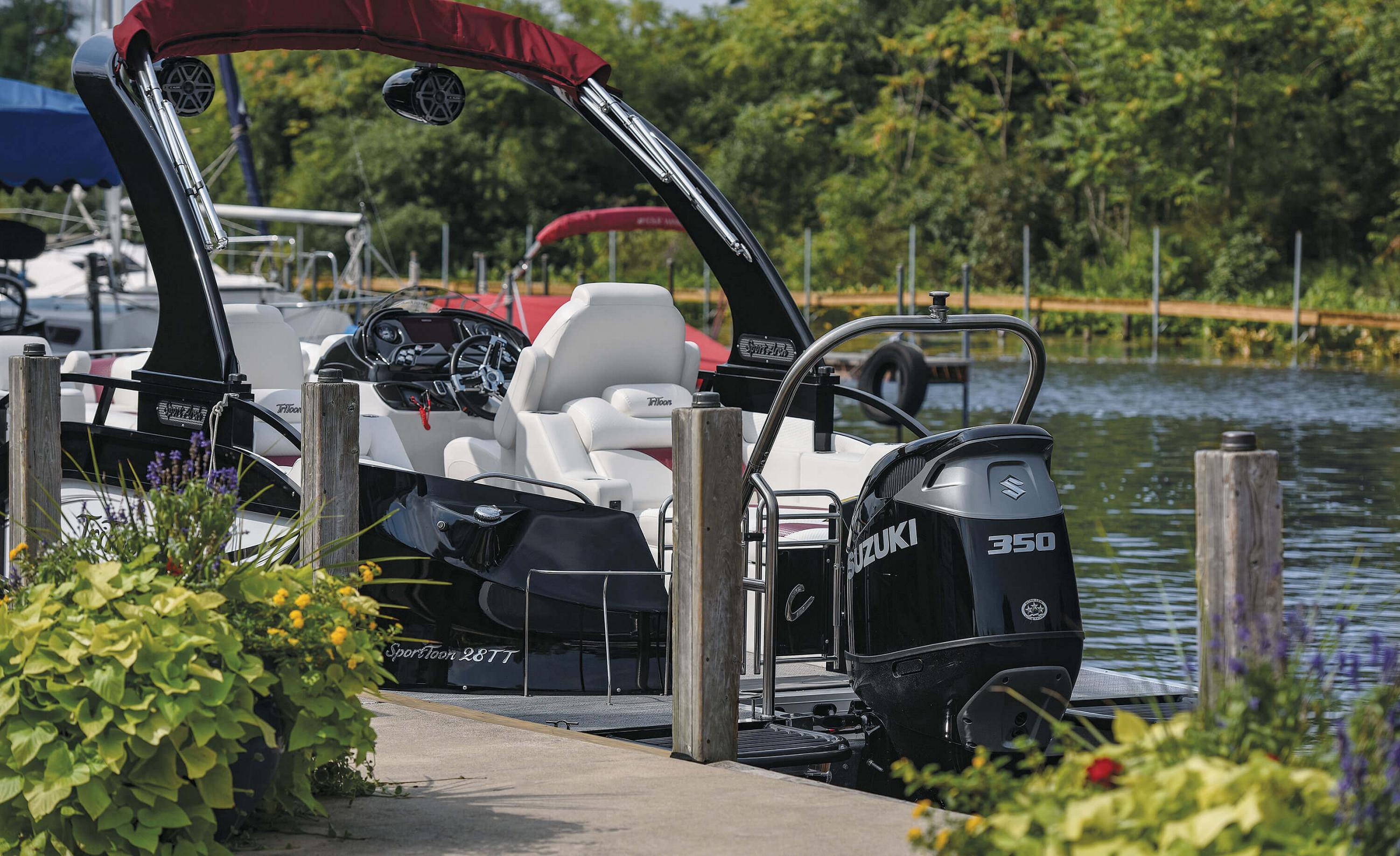 2019 JC TriToon Marine SportToon 28TT HTH Pontoon Boat Docked